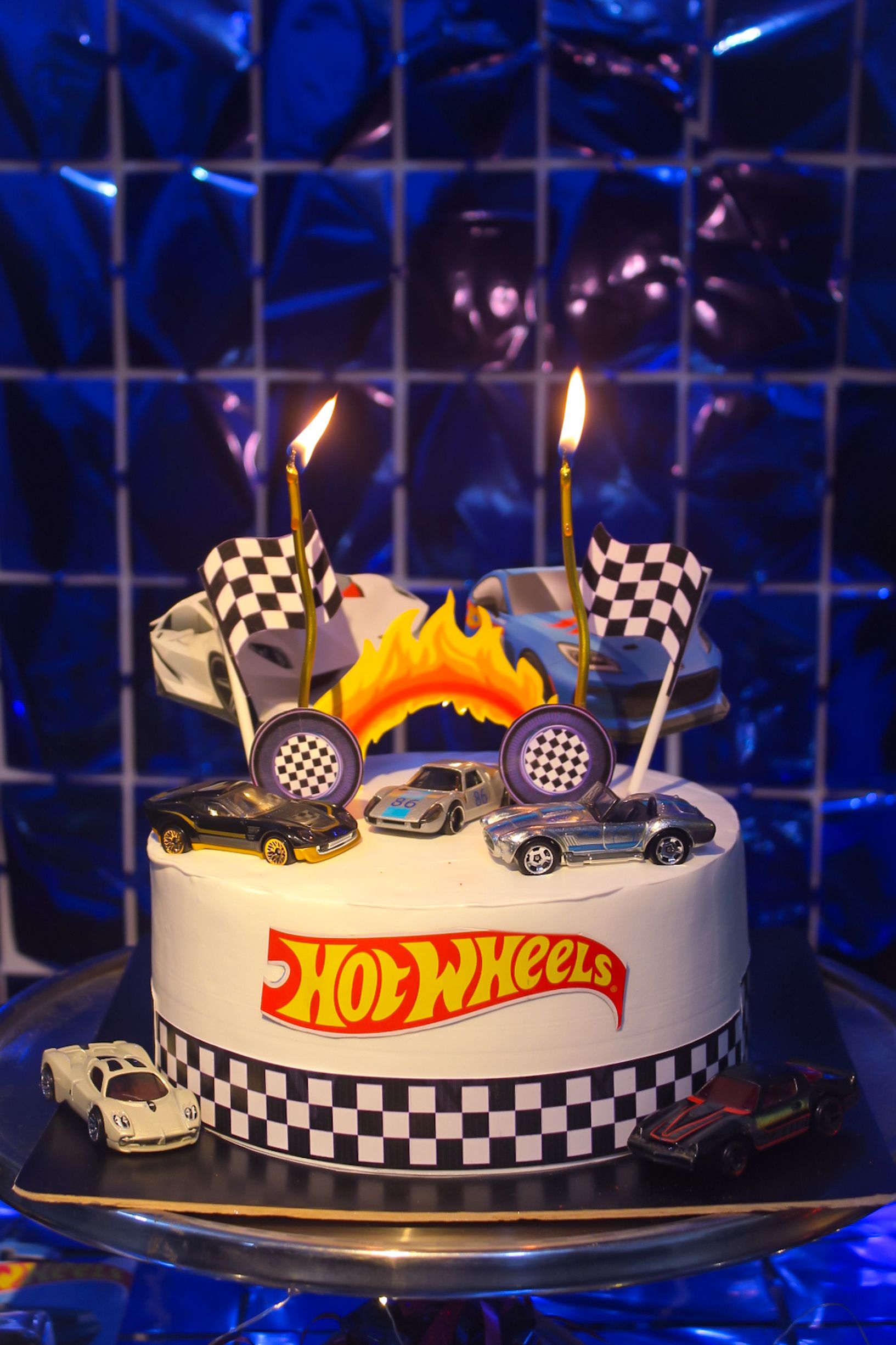 Hot Wheels birthday cake